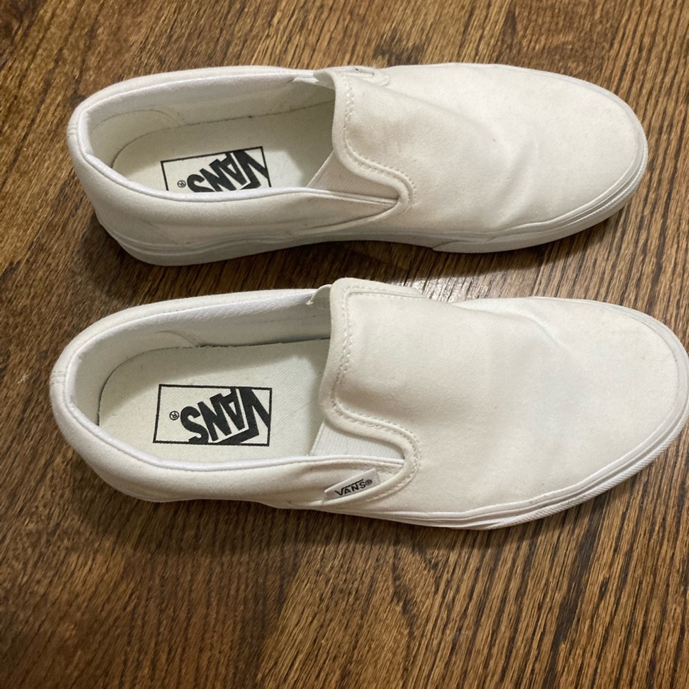 Vans - Slip ons- White - 7.5 (women) or 6.0 (men)